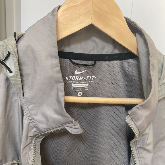Nike storm-fit jacket. - Picture 5 of 9
